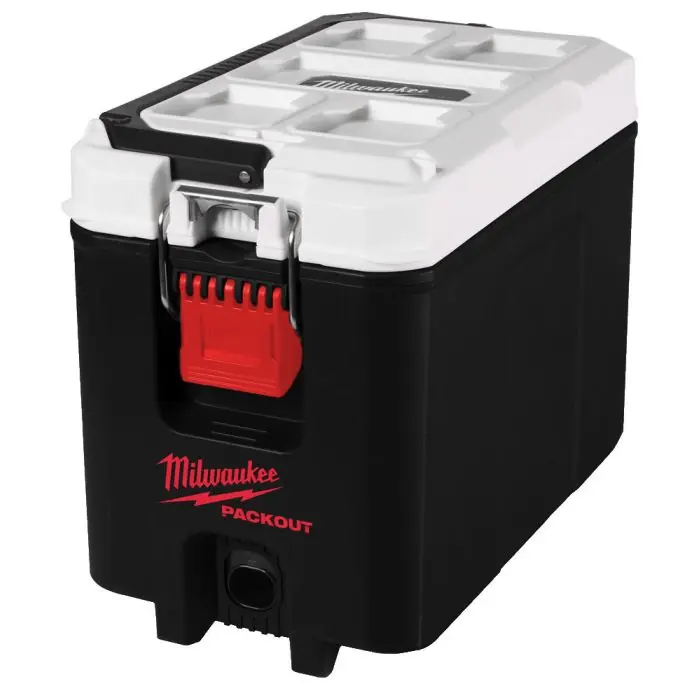 Outlet - Milwaukee PACKOUT™ Hard Cooler